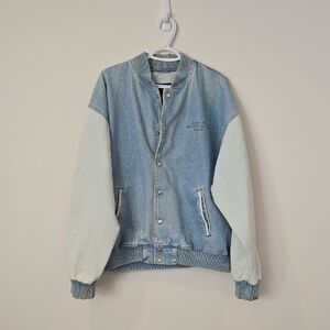 Retro 80's/90's Canadian Wolf Motif Light Blue Denim Streetwear Bomber Jacket